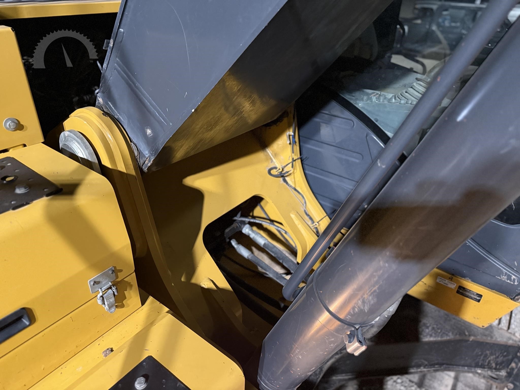 2019 Deere 250G LC Crawler Excavators - Image 75