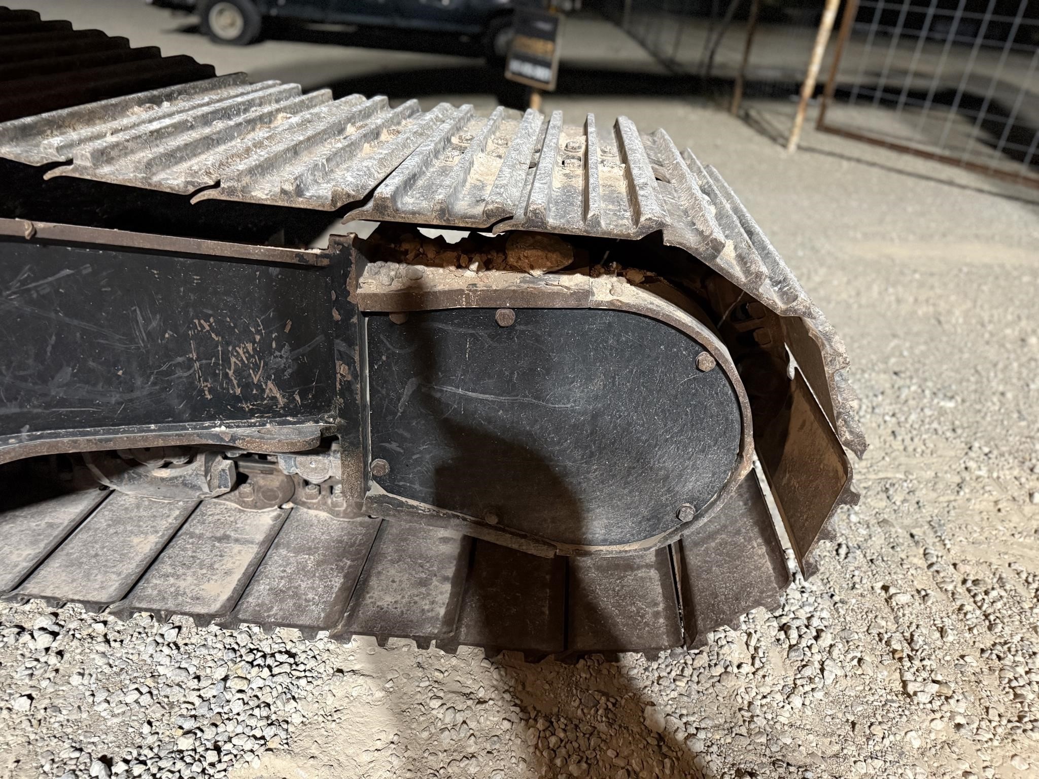 2019 Deere 250G LC Crawler Excavators - Image 57