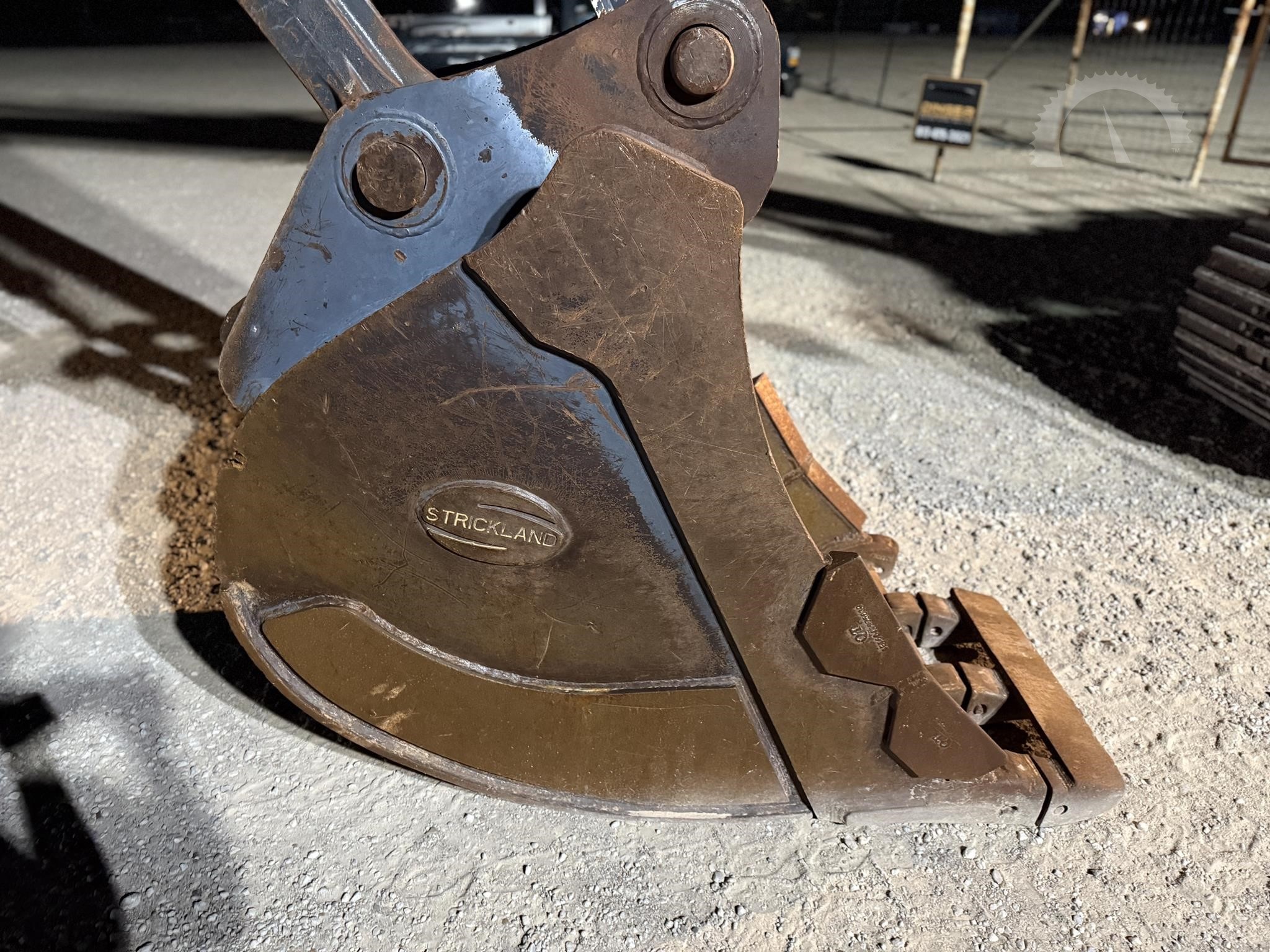 2019 Deere 250G LC Crawler Excavators - Image 35